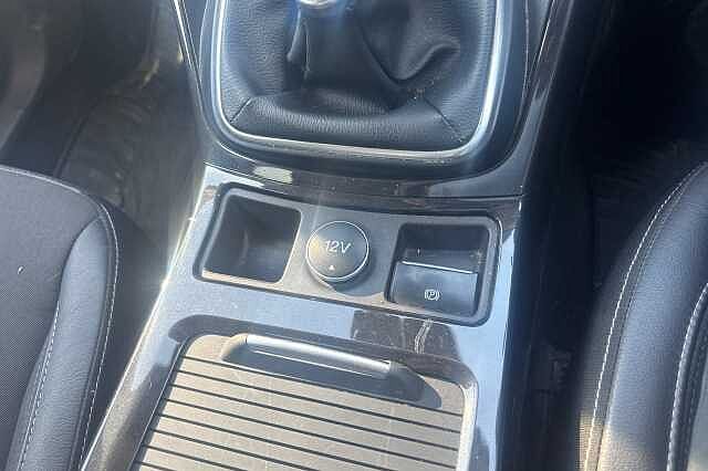 Ford Kuga TITANIUM EDITION