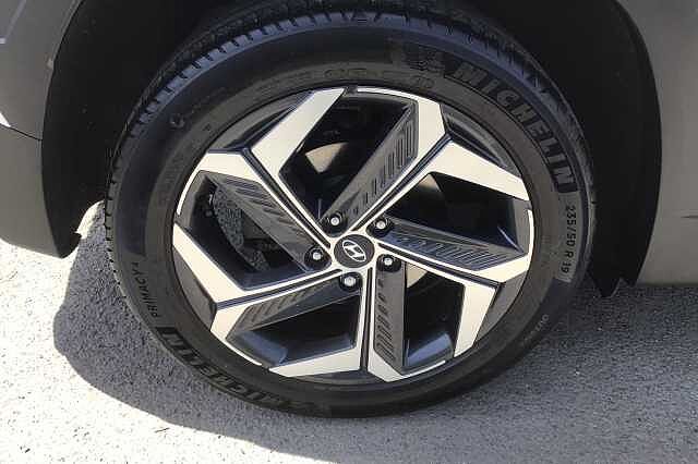 Hyundai TUCSON T-GDI ULTIMATE Atlas White