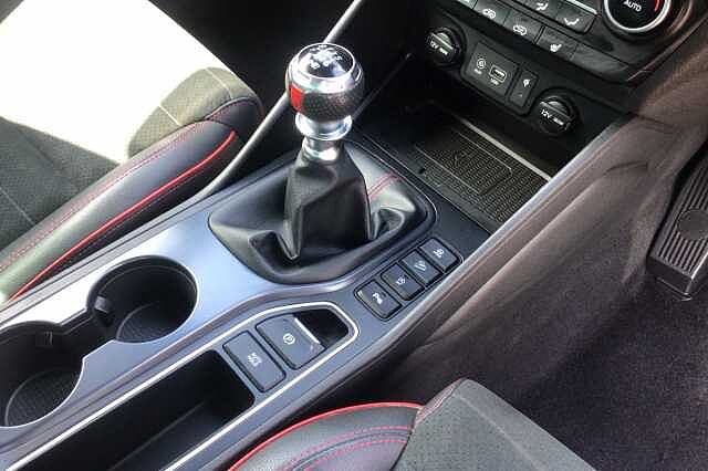 Hyundai TUCSON T-GDI N LINE Engine Red
