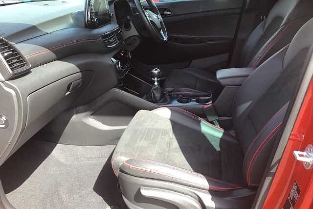 Hyundai TUCSON T-GDI N LINE Engine Red