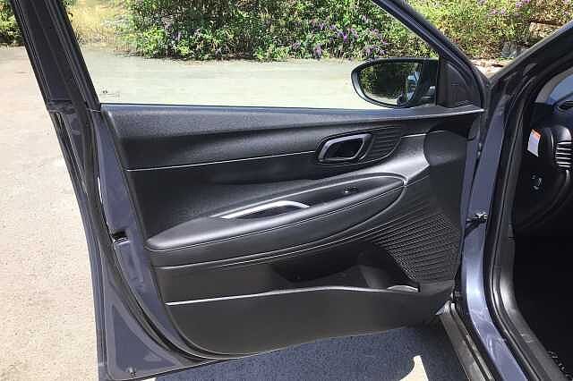Hyundai Bayon T-GDI PREMIUM DCT MHEV