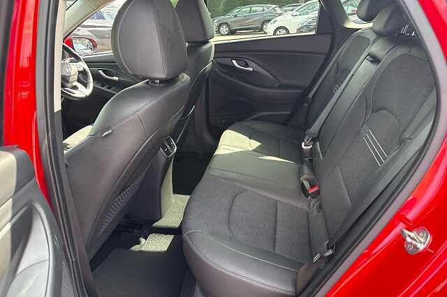 Hyundai i30 T-GDI PREMIUM MHEV