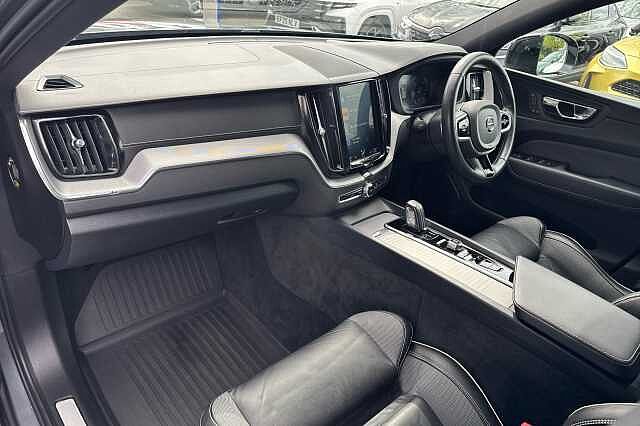 Volvo XC60 B5 R-DESIGN PRO AWD