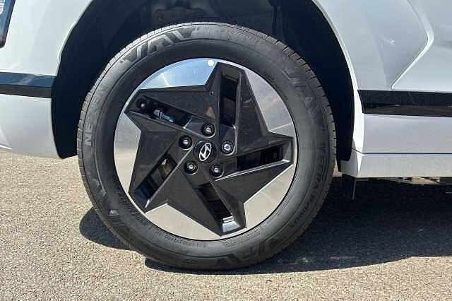 Hyundai KONA ADVANCE Atlas White