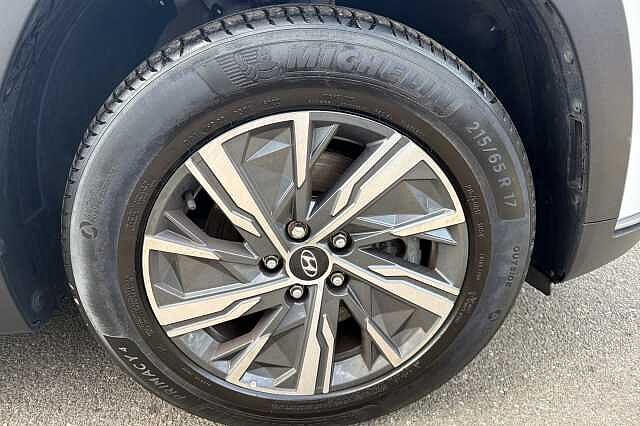 Hyundai TUCSON 1.6 TGDi 48V MHD SE Connect 5dr 2WD DCT White