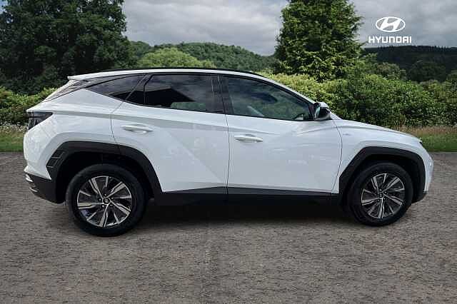 Hyundai TUCSON 1.6 TGDi 48V MHD SE Connect 5dr 2WD DCT White