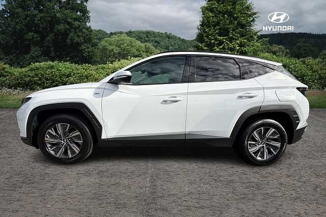 Hyundai TUCSON 1.6 TGDi 48V MHD SE Connect 5dr 2WD DCT White