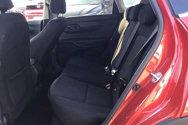 Hyundai BAYON T-GDI PREMIUM MHEV Dragon Red