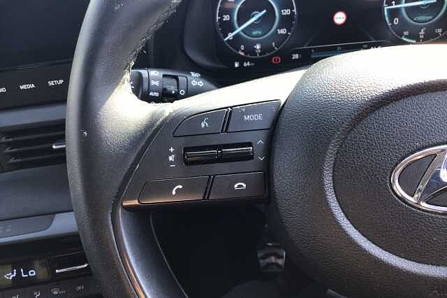 Hyundai BAYON T-GDI PREMIUM MHEV Dragon Red