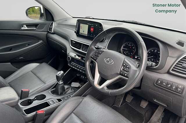 Hyundai TUCSON 1.6 TGDi 177 Premium 5dr 2WD Polar White