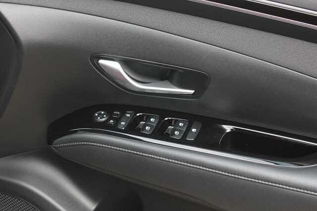 Hyundai TUCSON 1.6 TGDi Plug-in Hybrid Premium 5dr 4WD Auto Sunset Red