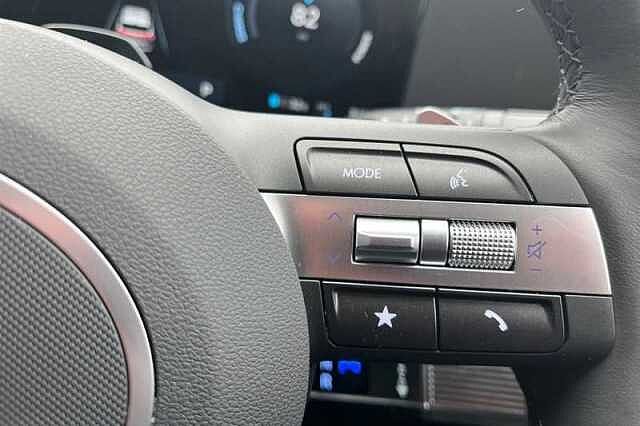 Hyundai KONA 65.4kWh Ultimate SUV 5dr Electric Auto (218 ps) White