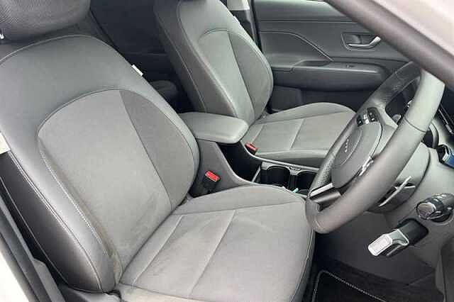 Hyundai KONA 65.4kWh Ultimate SUV 5dr Electric Auto (218 ps) White