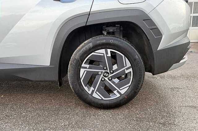 Hyundai TUCSON 1.6 T-GDi Advance SUV 5dr Petrol DCT Euro 6 (s/s) (150 ps) Silver