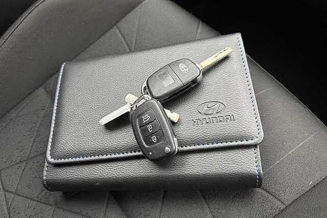 Hyundai BAYON 1.0 T-GDi MHEV Premium SUV 5dr Petrol Hybrid DCT Euro 6 (s/s) (100 ps)