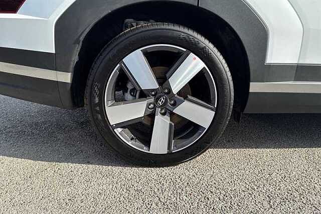 Hyundai SANTA FE 1.6 T-GDi 13.8kWh Premium SUV 5dr Petrol Plug-in Hybrid Auto 4WD Euro 6 (s/s) (7 White