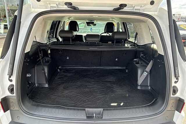 Hyundai SANTA FE 1.6 T-GDi 13.8kWh Premium SUV 5dr Petrol Plug-in Hybrid Auto 4WD Euro 6 (s/s) (7 White