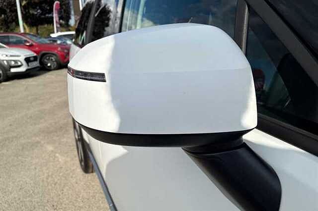 Hyundai SANTA FE 1.6 T-GDi 13.8kWh Premium SUV 5dr Petrol Plug-in Hybrid Auto 4WD Euro 6 (s/s) (7 White