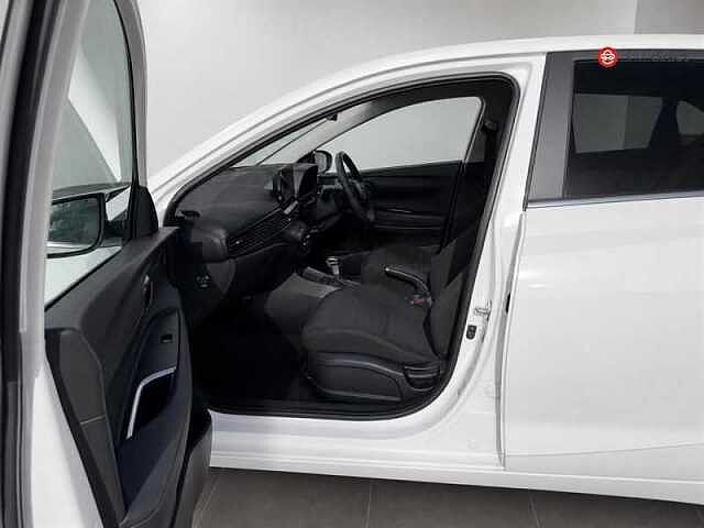 Hyundai I20 1.0 T-GDi Tech Line Hatchback 5dr Petrol DCT Euro 6 (s/s) (90 ps) White