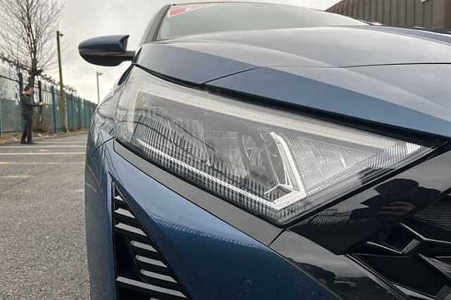 Hyundai i20 1.0 T-GDi Premium Hatchback 5dr Petrol DCT Euro 6 (s/s) (100 ps)
