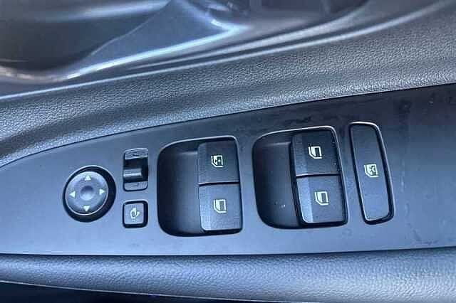 Hyundai BAYON 1.0 T-GDi Tech Line SUV 5dr Petrol DCT Euro 6 (s/s) (90 ps)
