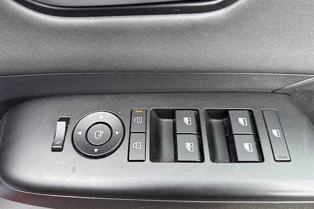 Hyundai KONA 1.6 h-GDi Ultimate SUV 5dr Petrol Hybrid DCT Euro 6 (s/s) (141 ps) Red