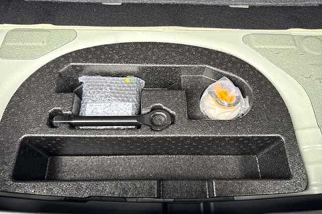 Hyundai INSTER Long Range 49kWh 02 SUV 5dr Electric Auto (115 ps)