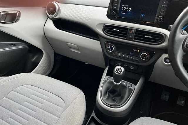 Hyundai I10 1.2 Premium Hatchback 5dr Petrol Manual Euro 6 (s/s) (79 ps)
