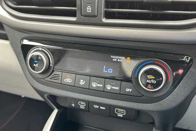 Hyundai I10 1.2 Premium Hatchback 5dr Petrol Manual Euro 6 (s/s) (79 ps)