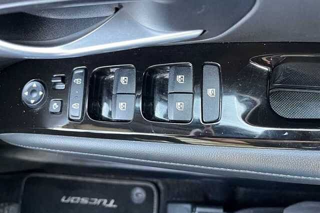 Hyundai TUCSON 1.6 h T-GDi Premium SUV 5dr Petrol Hybrid Auto Euro 6 (s/s) (230 ps)