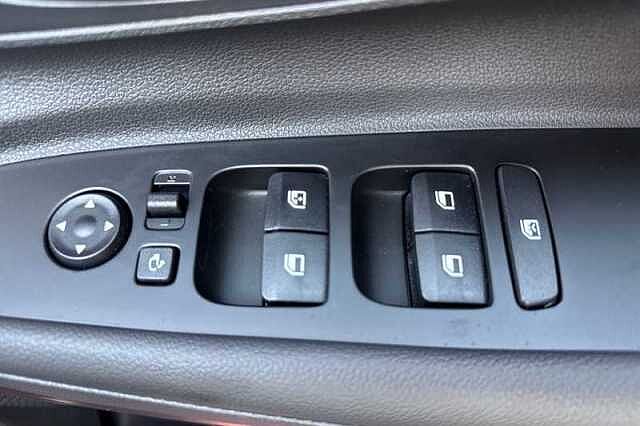 Hyundai BAYON 1.0 T-GDi Tech Line SUV 5dr Petrol DCT Euro 6 (s/s) (90 ps)