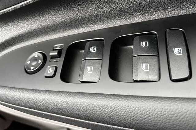 Hyundai I20 1.0 T-GDi Tech Line Hatchback 5dr Petrol DCT Euro 6 (s/s) (90 ps) Black