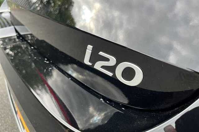Hyundai I20 1.0 T-GDi Tech Line Hatchback 5dr Petrol DCT Euro 6 (s/s) (90 ps) Black