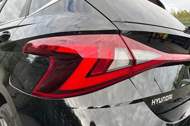 Hyundai I20 1.0 T-GDi Tech Line Hatchback 5dr Petrol DCT Euro 6 (s/s) (90 ps) Black