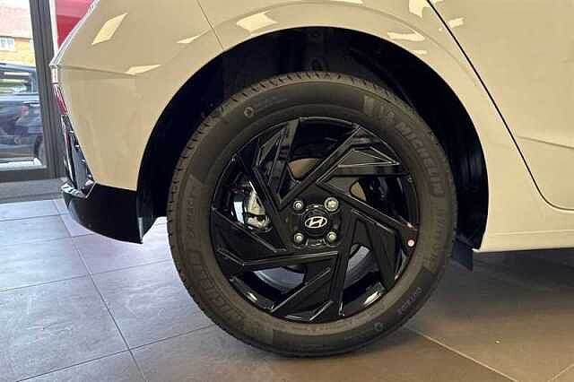 Hyundai I20 1.0 T-GDi Black Line Hatchback 5dr Petrol Manual Euro 6 (s/s) (90 ps) White