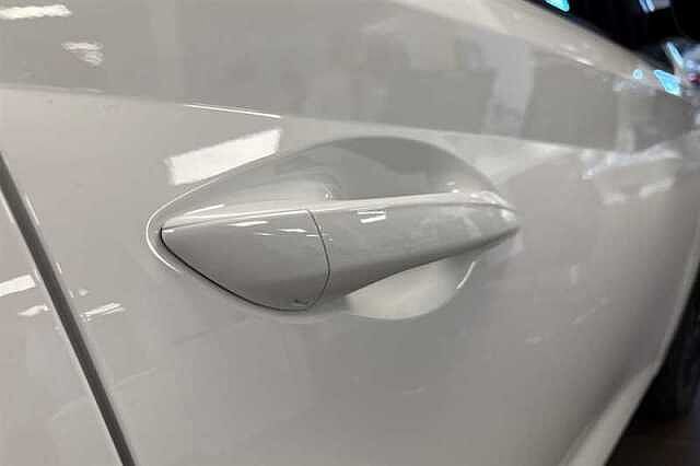 Hyundai I20 1.0 T-GDi Black Line Hatchback 5dr Petrol Manual Euro 6 (s/s) (90 ps) White