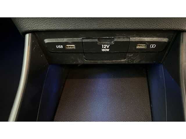 Hyundai BAYON 1.0 TGDi 48V MHEV SE Connect 5dr Red
