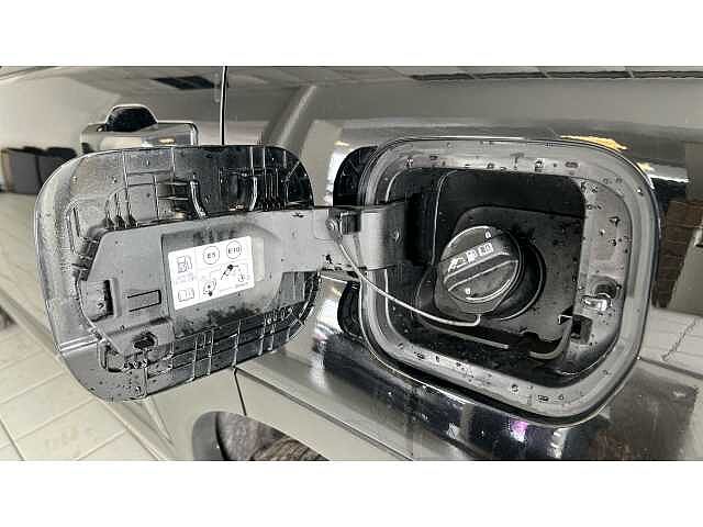 Hyundai SANTA FE 1.6 TGDi Plug-in Hybrid Premium 5dr 4WD Auto Black