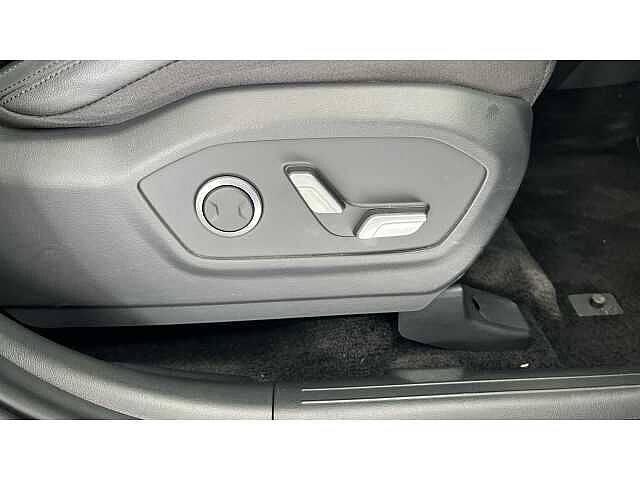 Hyundai SANTA FE 1.6 TGDi Plug-in Hybrid Premium 5dr 4WD Auto Black