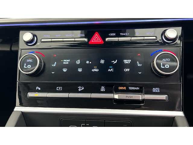 Hyundai SANTA FE 1.6 TGDi Plug-in Hybrid Premium 5dr 4WD Auto Black