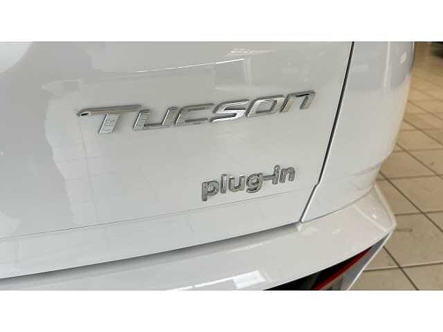 Hyundai TUCSON 1.6 TGDi Plug-in Hybrid N Line 5dr 4WD Auto White