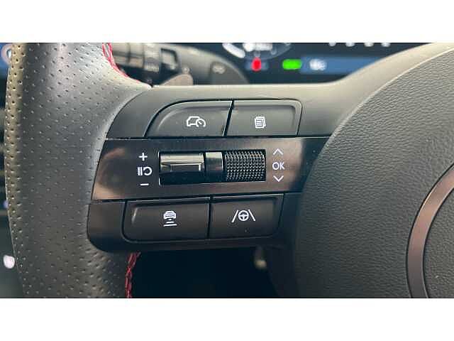 Hyundai TUCSON 1.6T Hybrid N Line 5dr Auto RED