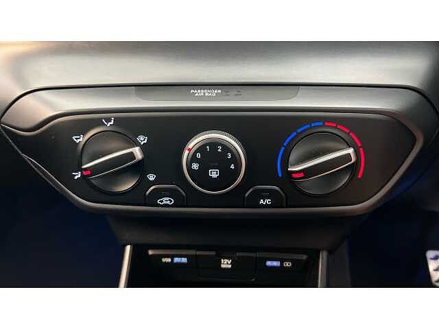 Hyundai BAYON 1.0 TGDi 48V MHEV SE Connect 5dr DCT Blue