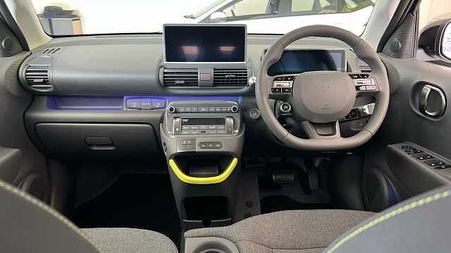 Hyundai INSTER 85kW Cross 49kWh 5dr Auto Abyss Black