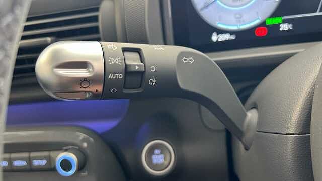 Hyundai INSTER 85kW Cross 49kWh 5dr Auto Abyss Black