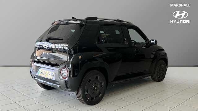 Hyundai INSTER 85kW Cross 49kWh 5dr Auto Abyss Black