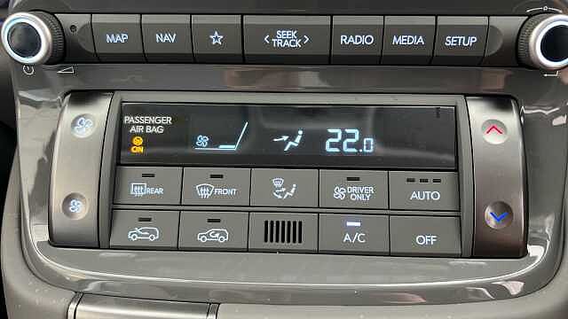 Hyundai INSTER 85kW Cross 49kWh 5dr Auto Abyss Black