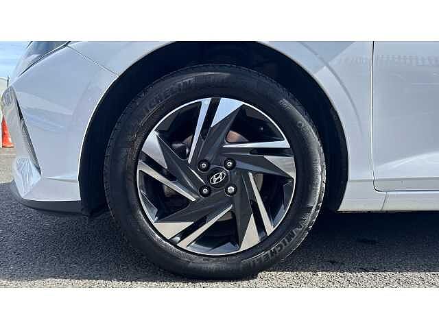 Hyundai I20 I20 1.0T GDi 48V MHD SE Connect 5dr DCT White