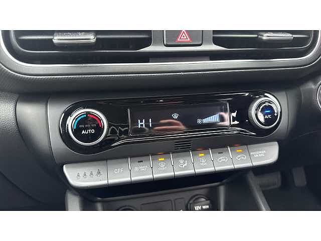 Hyundai KONA KONA 1.6 GDi Hybrid Premium 5dr DCT BLACK