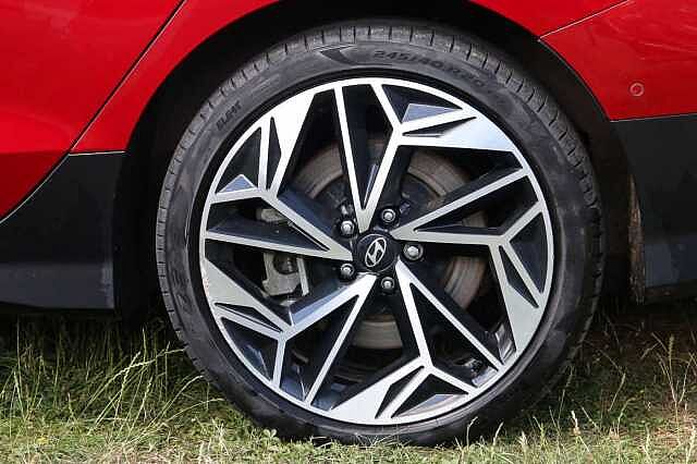 Hyundai IONIQ 6 E (325ps) Ultimate 77kWh (Dual Motor) AWD